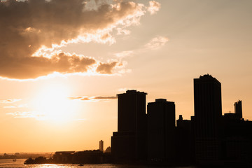 Fototapeta na wymiar Skyline new york city at sunset