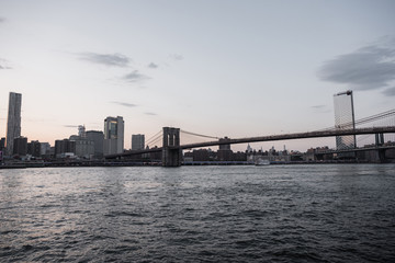 Obraz premium New york city view of brooklyn bridge