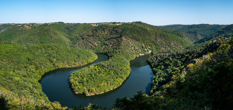 vue panoramique sur le meandre de Queuille