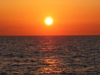 Fototapeta premium Amanecer en el mar