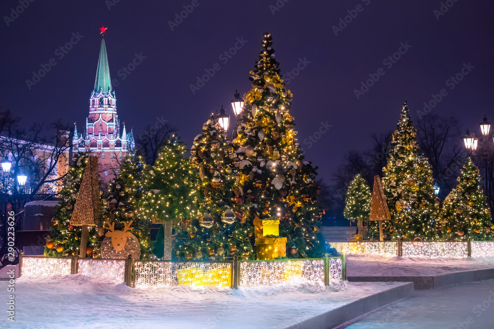 Wall mural Russia. Moscow. New year on red square. Christmas in the Russian capital. Christmas fair. new year celebration. Kremlin. Red square.