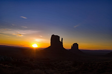 Obraz premium Sunrise at Monument Valley - Utah - USA