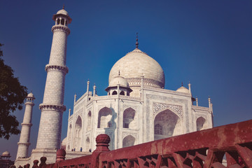 Obraz premium Taj Mahal palace in Agra city, India