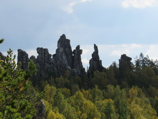 Inzerskiy of zubchatki belonging to the ranges of the Bashkir (southern) Urals in autumn.