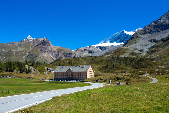 sempione pass border between Switzerland and Italy