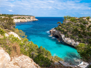 Fototapeta na wymiar Cala des moro, Ibiza, Spanien, im Sommer