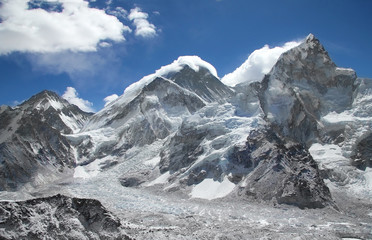 Mt Everest, Lhotse, Nuptse Peaks in the Himalayas. View from Kala Pathar on Everest Base Camp Trek - obrazy, fototapety, plakaty