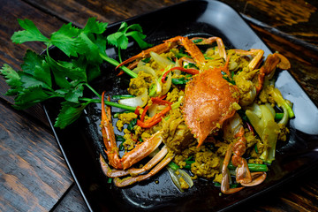 Fried crab in yellow curry , Stir-fried crab curry