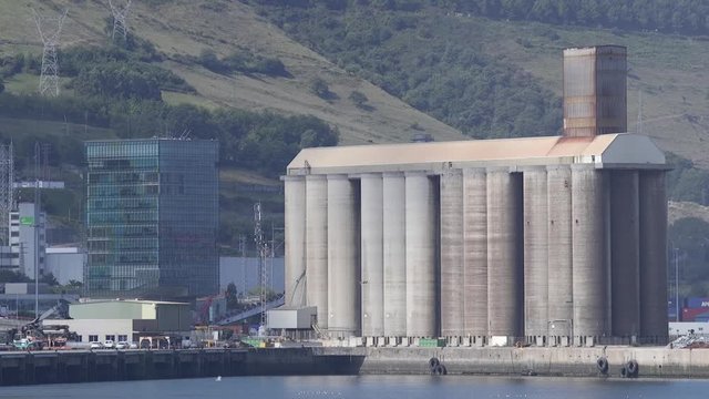 Silo de puerto maritimo