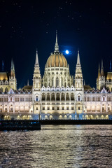 Fototapeta premium Hungarian Parliament at night