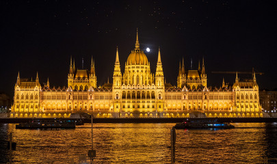 Fototapeta na wymiar Hungarian Parliament at night
