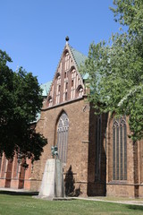 Denkmal vor dem Dom in Verden 