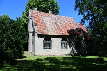 Fototapeta na wymiar Die Kapelle des Kloster Sankt Jürgen in Rambin auf der Insel Rügen