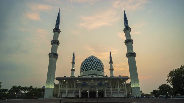 Time Lapse Of Shah Alam Blue Mosque During Sunset.4K