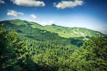 Fototapeta premium Panoramic view of gorgeous mountain ridge with high rocky peaks