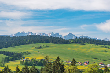 Obraz premium Niedzica zapora widok na tatry