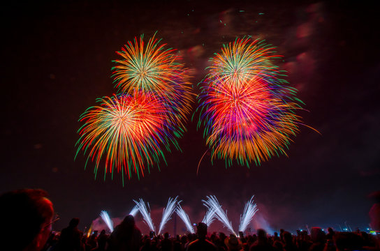 Pyrotechnia รูปภาพPirotecnia – เลือกดูภาพถ่ายสต็อก เวกเตอร์ และวิดีโอ1,313 | Adobe ...