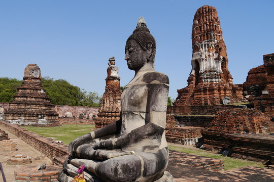 Buddhaskulptur in der Ruinenstadt Ayutthaya