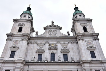 Fototapeta na wymiar historic buildings in city Salzburg in Austria-Dom