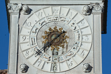 Orologio calendario 