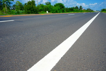 Fototapeta na wymiar Road traffic paint White on the asphalt surface