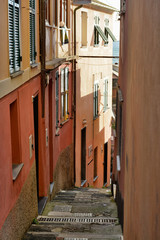 Tipica crosa (o creusa, o creusa) ligure che porta al mare