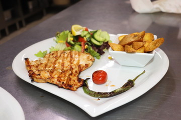 salad with chicken and vegetables