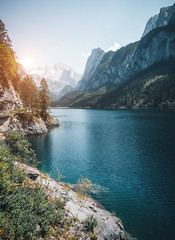 Vorderer Gosausee. Das Salzkammergut ist ein bekanntes Erholungsgebiet im Gosautal in Oberösterreich. © Leonid Tit