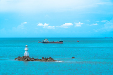 Ao Samae San is a harbor that shelters waves and storms. Cargo and fishing boats are therefore parked here..