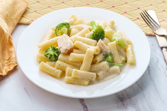 Italian Rigatoni Chicken Alfredo