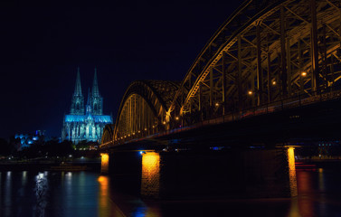 cologne cathedral at night