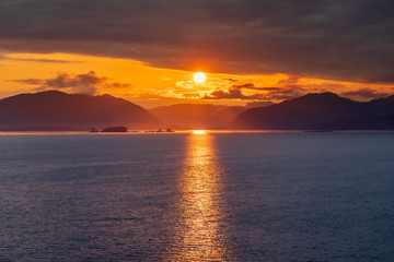 Fototapeta na wymiar Alaska Sunset