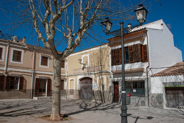 Häuser am Marktplatz von Arta auf spanischer Insel Mallorca