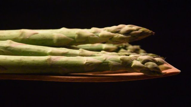Asparagus officinalis Espárragos verdes crudos ft8105_0273 Asparagi verdi crudi