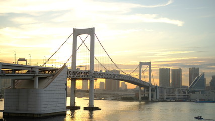 日本の橋 レインボーブリッジ 夕暮れ 絶景 建物 お台場 東京 海 散歩 江東区