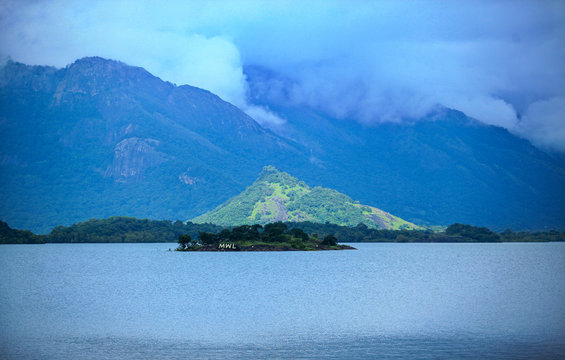 Malampuzha dam miuntain view