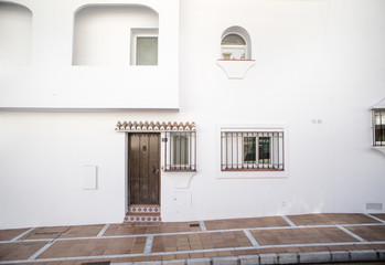 side detail image of building in mijas