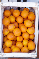 fresh oranges to eat