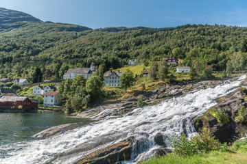 Fototapeta na wymiar Hellesylt Wasserfall in Norwegen