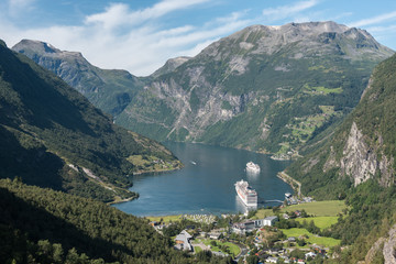 Geiranger Überfahrt -Geirangerfjord  Wasserfall Norwegen © dmaphoto