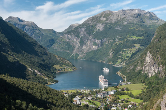 Geiranger &Uuml;berfahrt -Geirangerfjord  Wasserfall Norwegen