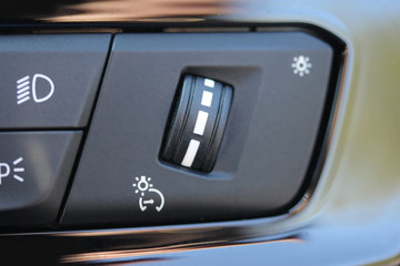 Light intensity wheel in vehicle