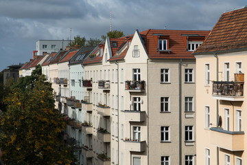 Fototapeta na wymiar Berliner Mietshäuser