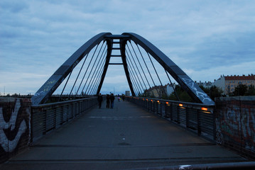 19.09.2008 Berlin.ehemaliger Mauerverlauf, Brücke zwischen der Schwedterstrasse und der Behmstrasse
