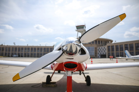 Shallow depth of field image with the front propeller of a light aircraft