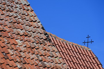 Dach der Kapelle des Kloster Sankt Jürgen in Rambin auf der Insel Rügen