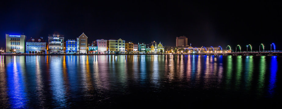 Panorama Willemstad Curacao bei Nacht