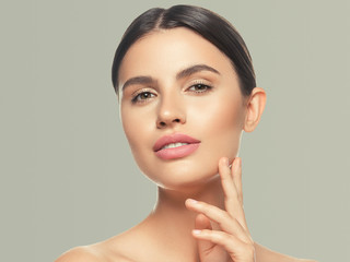 Obraz na płótnie Canvas Beauty face woman healthy skin care concept brunette