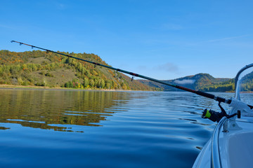 Obraz premium Fishing boats trolling in the fall, trolling fishing