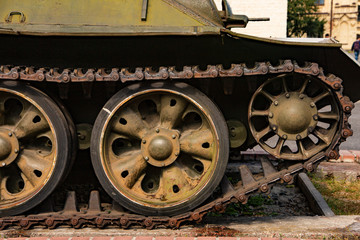 Fototapeta na wymiar wheels of old tank
